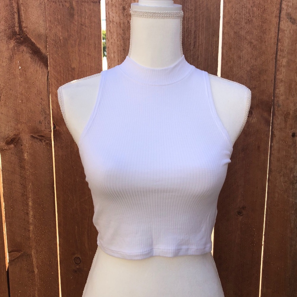 ⚠️SOLD⚠️ BP Basic White Crop Top Size M